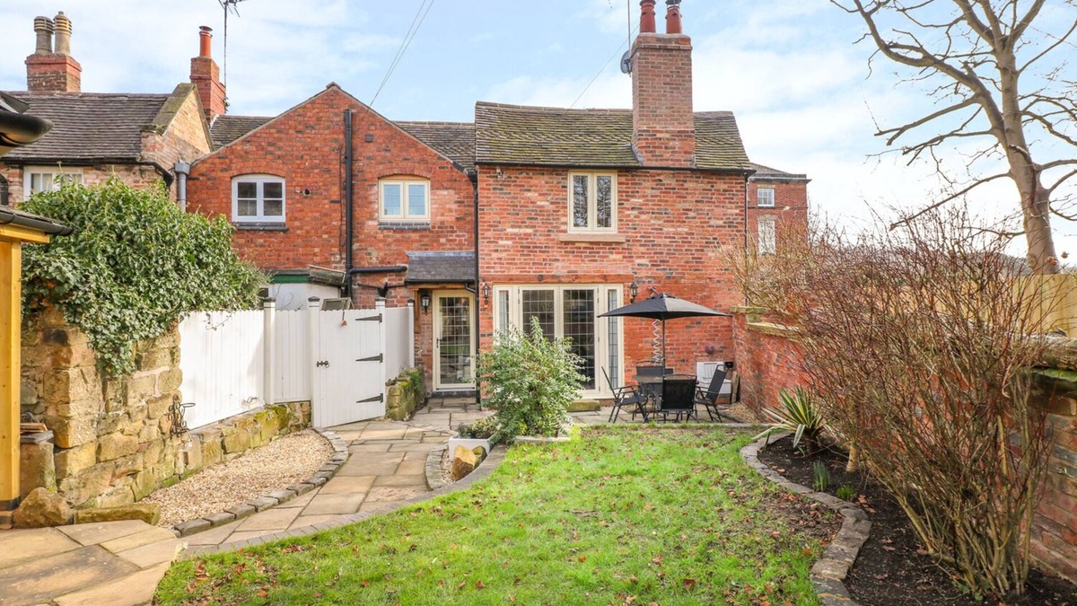 Duffield Cottage | JASMINE COTTAGE, pet friendly, with open fire in Duffield