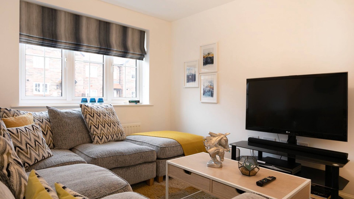 Edwalton House | Jasmine Gardens - a serviced house that sleeps 5 guests in 3 bedrooms