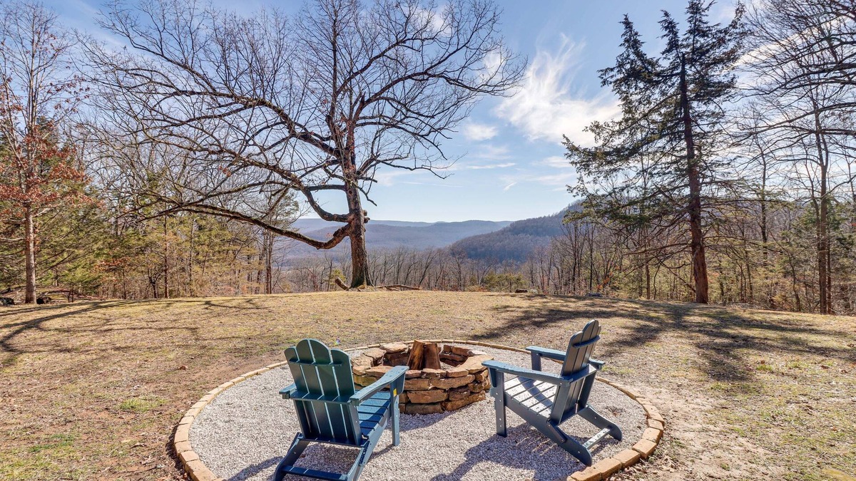Jasper Cabin | Jasper Cabin w/Fire Pit, Grill & Mountain Views!