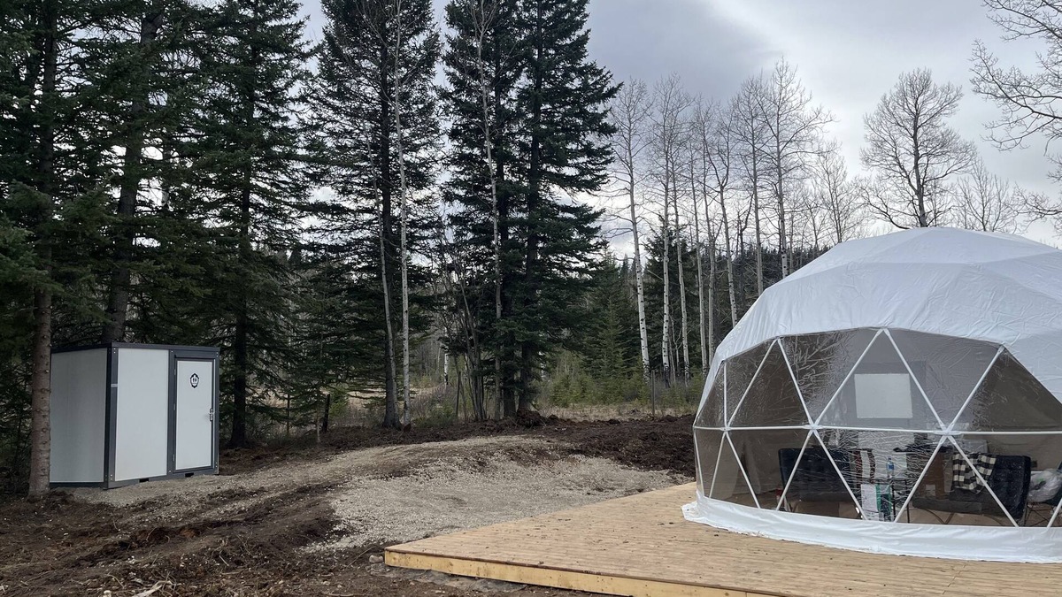 Hinton RV Rental | Jasper Gateway Glamping, Dome #3