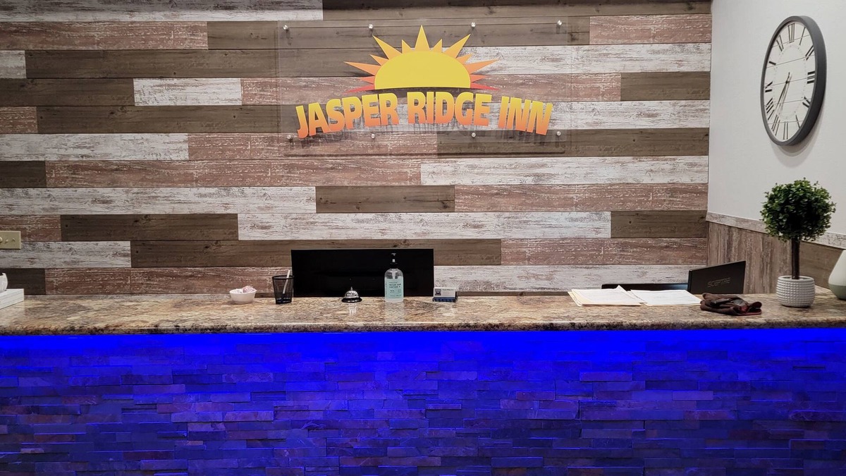 Ishpeming Hotel | Jasper Ridge Inn Ishpeming