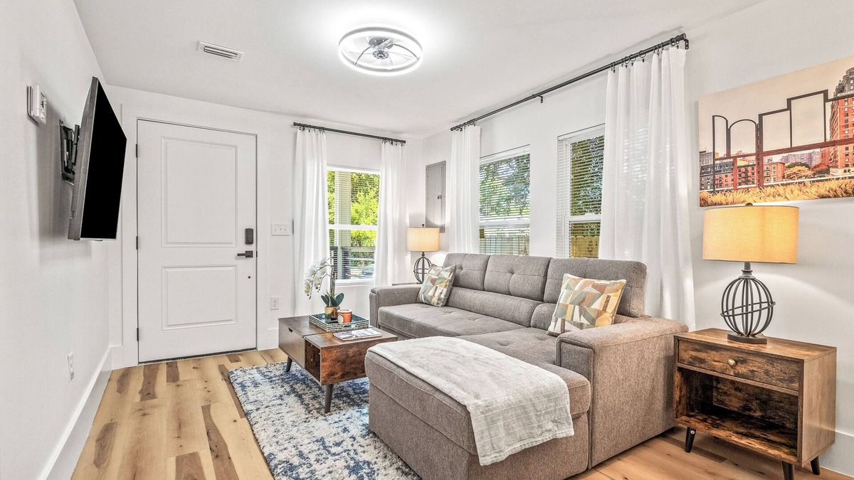 Southeast Pensacola Cottage | Java the Hut: Cozy Retreat in Downtown Pensacola