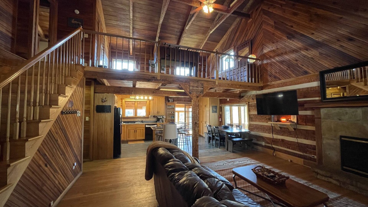 Primrose Cabin | Jaw Dropping View- Family/Couples/Group Getaway in the Heart of Red River Gorge!