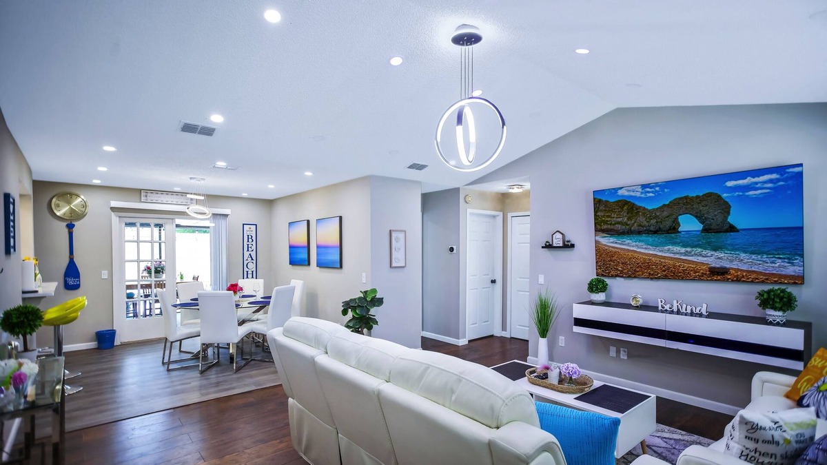 Doctors Inlet House | JAXON HOME2-Private Pool& Massive TV Room