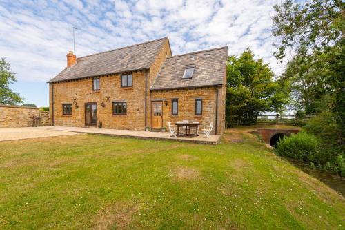 Upper Oddington House | Jay Barn - Ash Farm Cotswolds