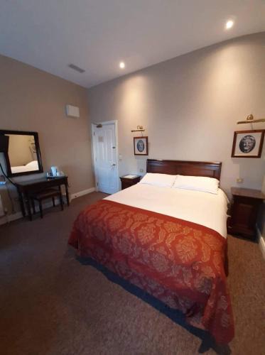 Kilkenny City Centre House | JBs Bar & Guest Accommodation
