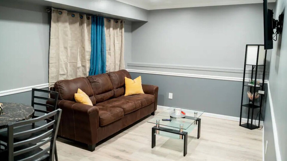 Coram Apartment | JC Entire Apartment remodeled, close to Airport and Ferry