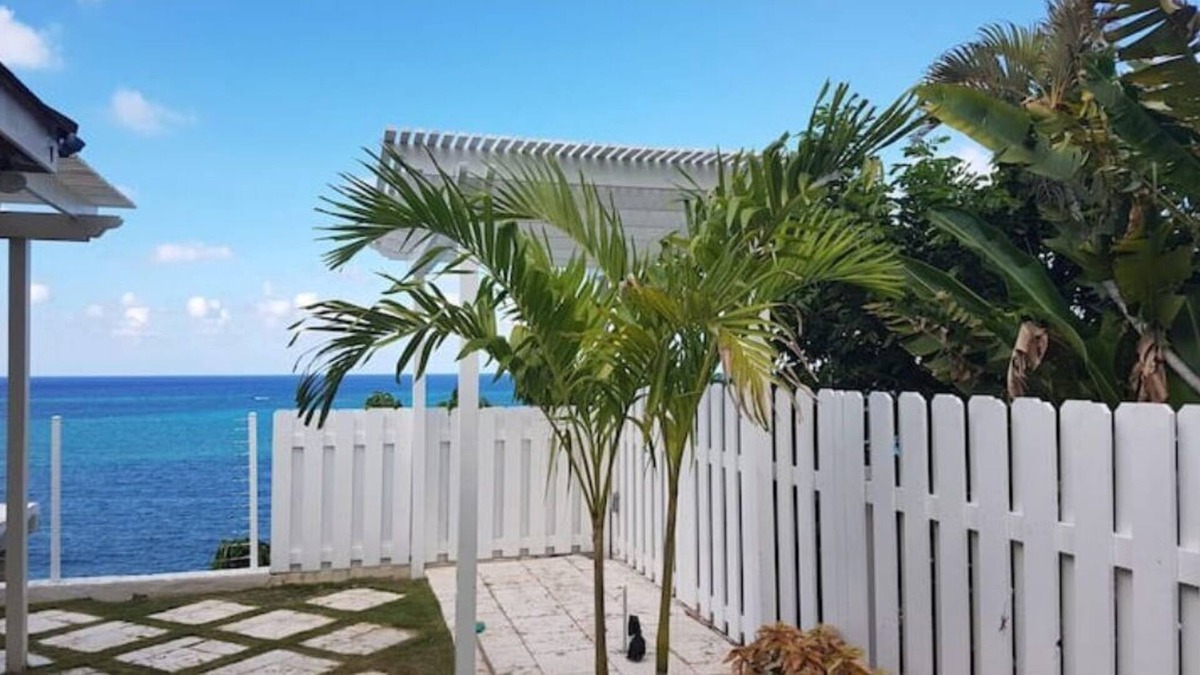 Silver Sands Villa | Je Suis Content 3 B/R Villa with breathtaking view