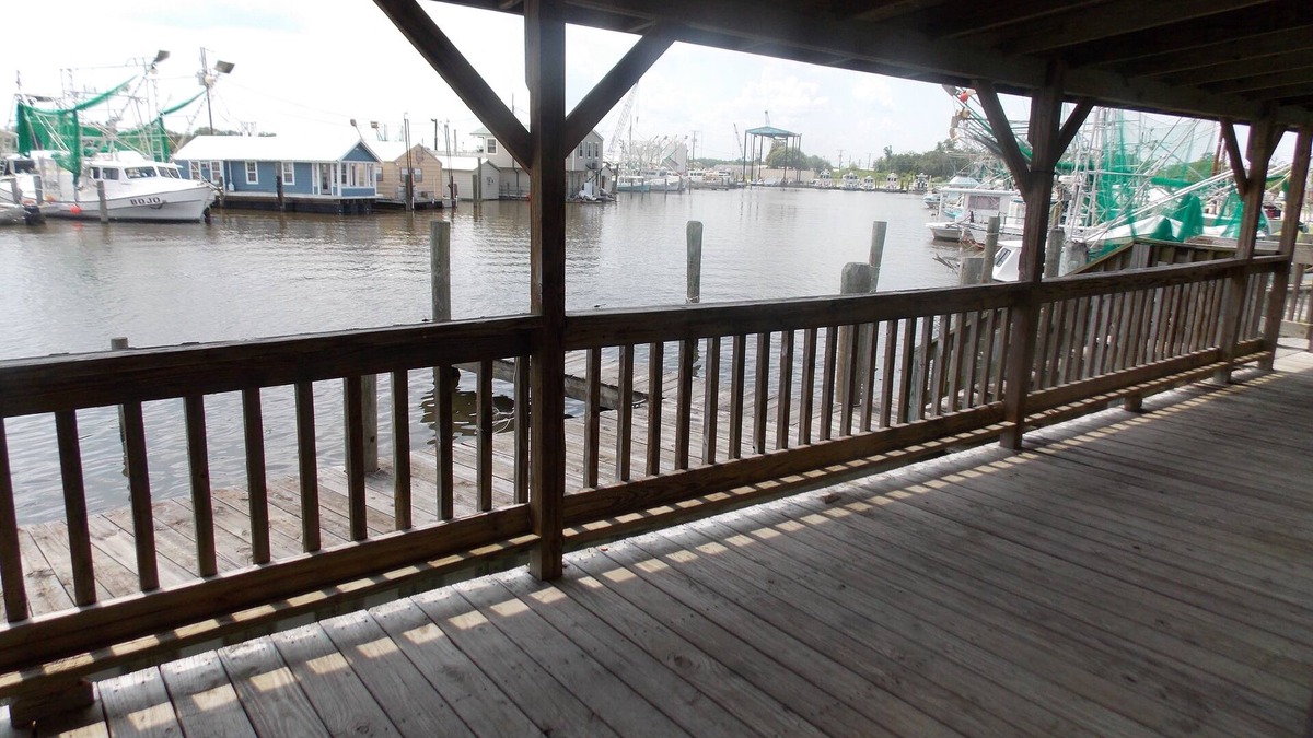 Lafitte House | Jean Lafitte Harbor - BUNKHOUSE 2