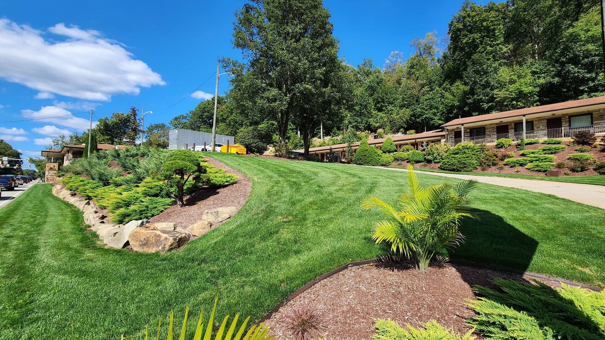 Clairton Hotel | Jefferson Hills Motel
