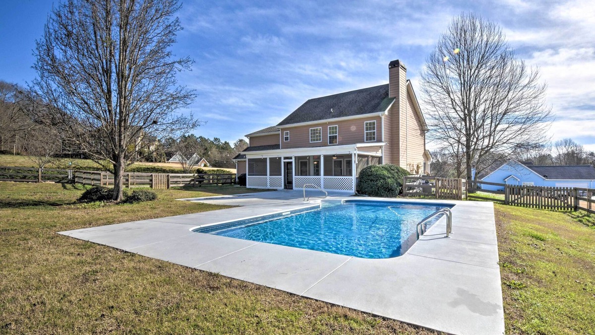 Jefferson House | Jefferson Home w/Screened Patio - on 1 Acre!
