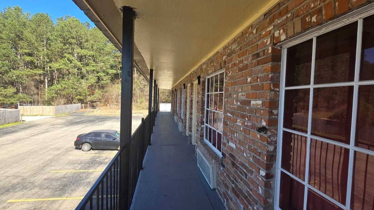 Prentiss Hotel | Jeffersonian Motor Inn by Townhouse, Prentiss MS