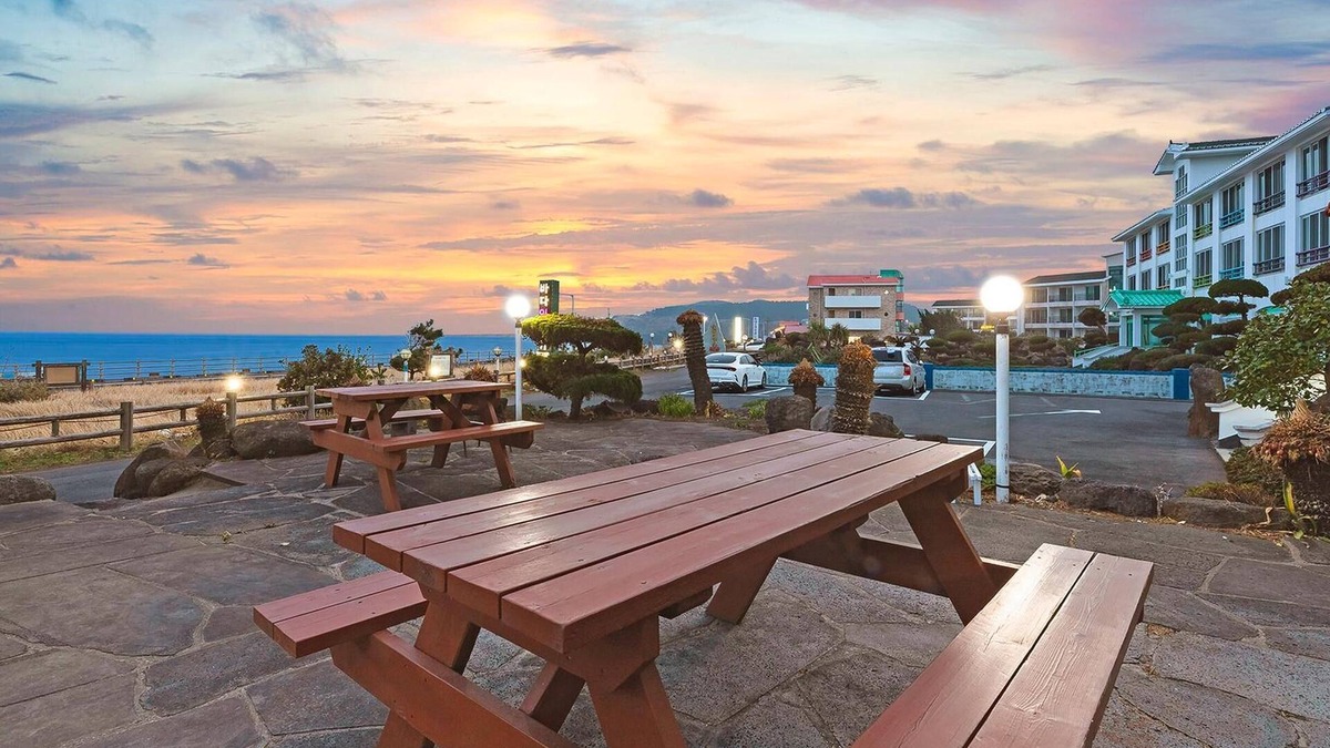 Andeok House | Jeju Badaaehyanggi Pension