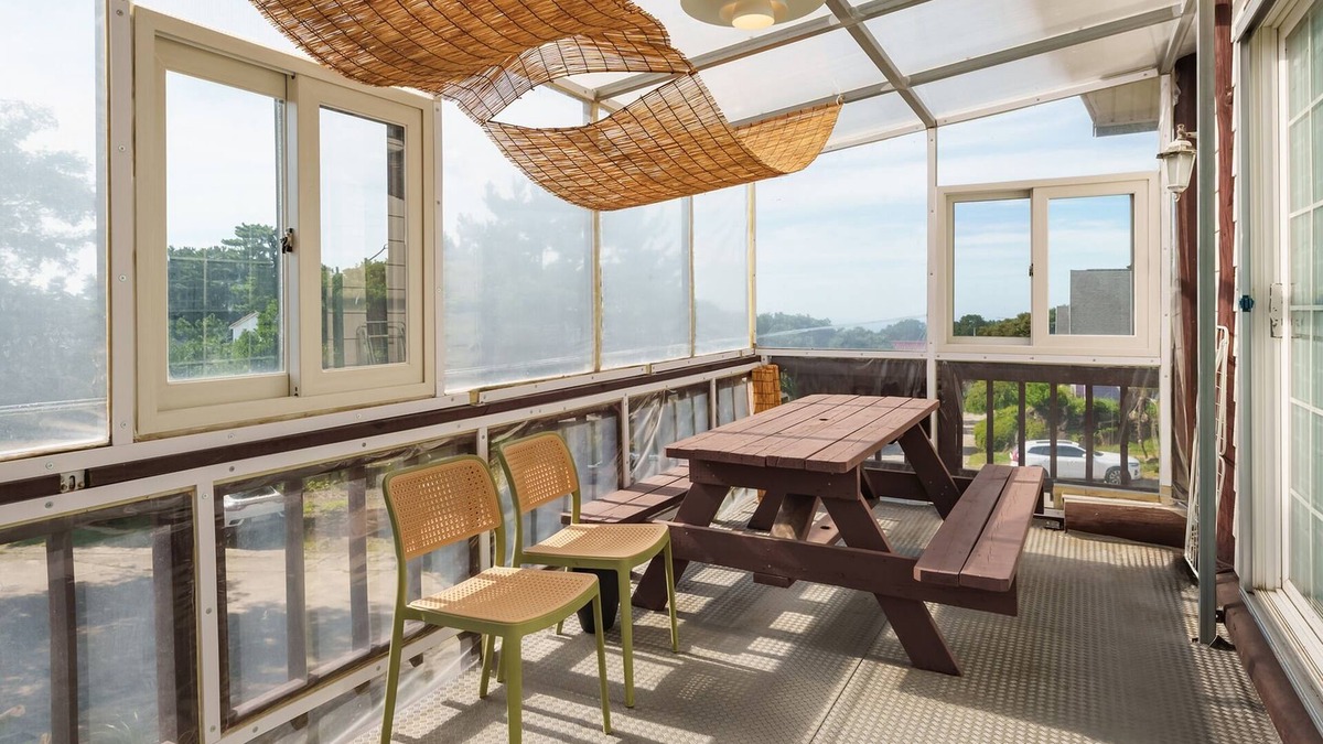 Downtown House | Jeju Dangdangi Dog Pension Black