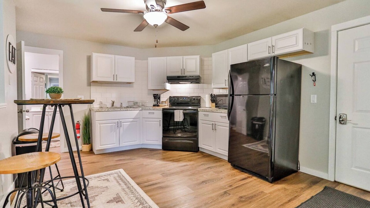 Weston Apartment | Jelinek Hideaway Unit 7