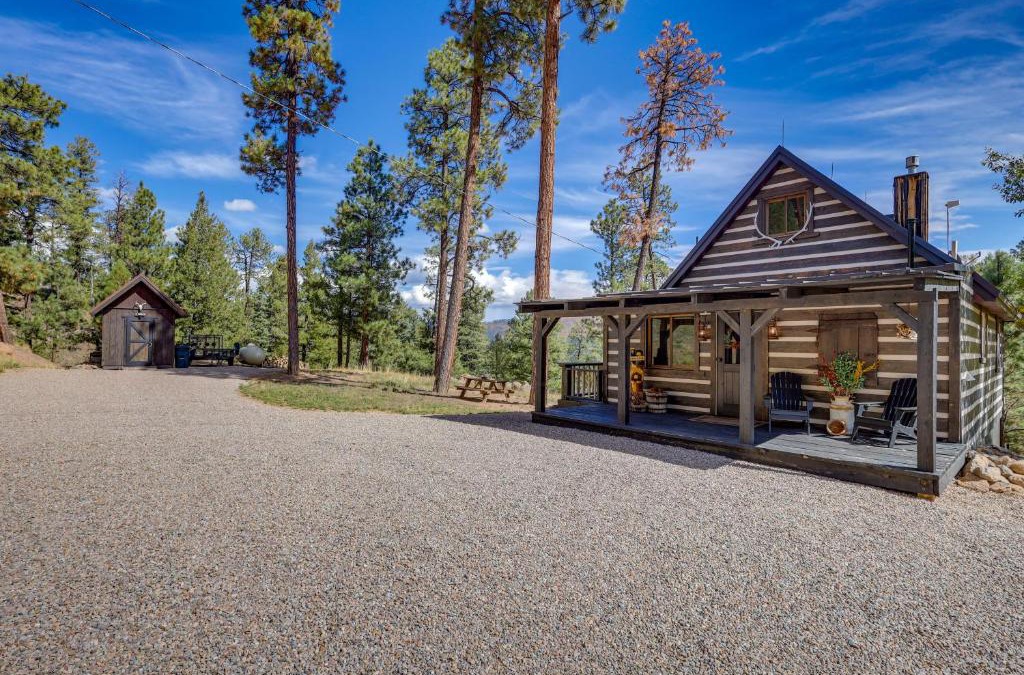 Jemez Springs House | Jemez Springs Cabin with Stunning Mtn Views!