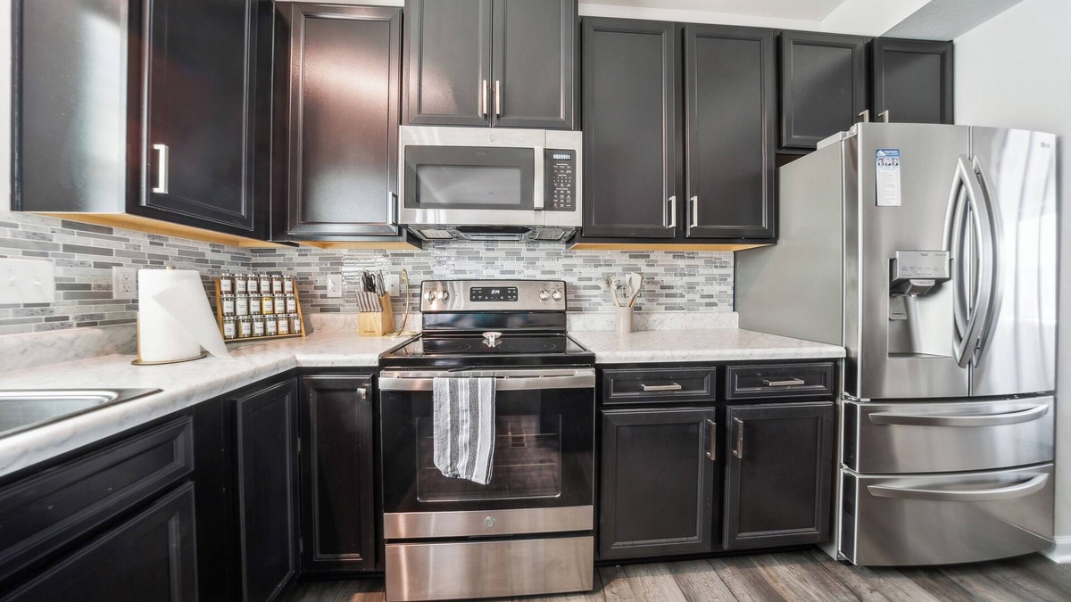 Willoughby House | Jennifer Calhoon - 34600 Ethan Way