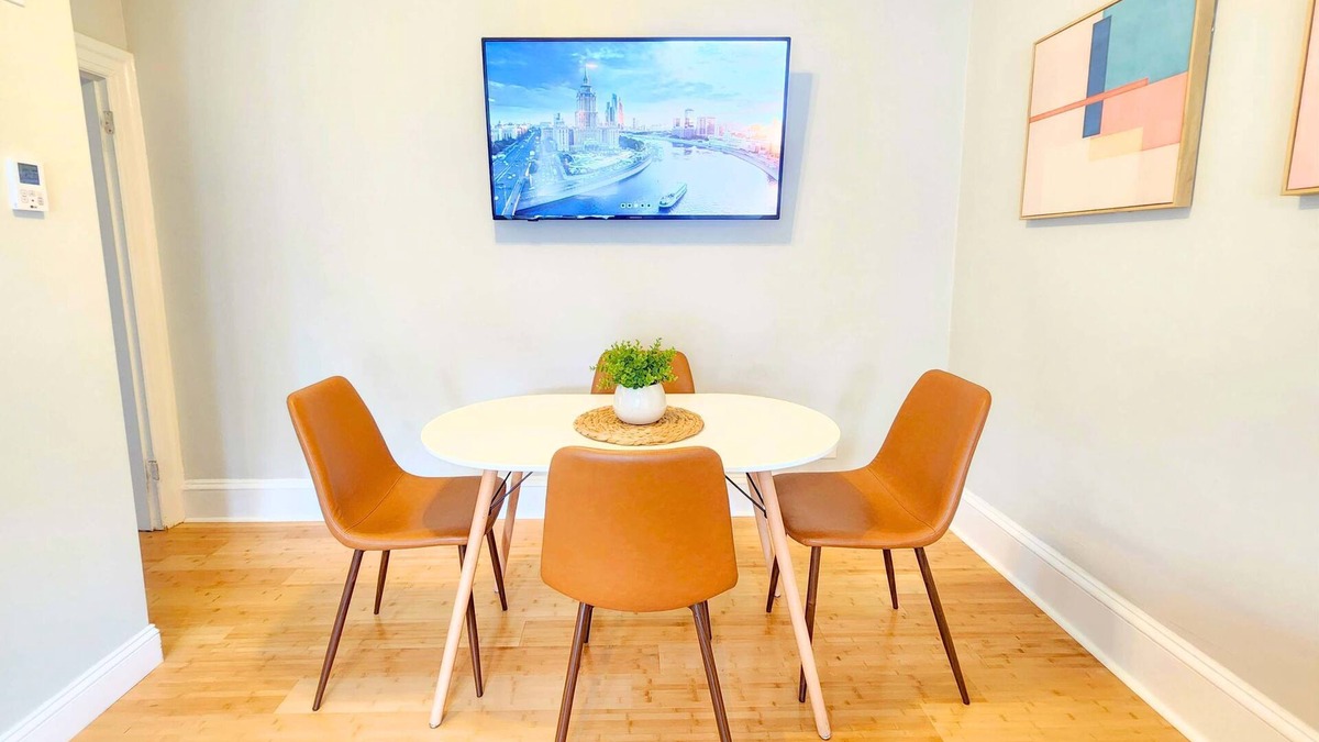 College Hill Apartment | Jennifer's Historic College Hill Apartment - The Lookout