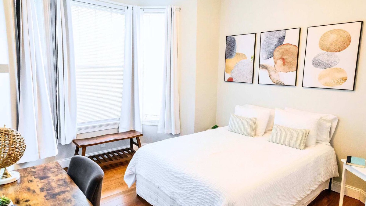 Federal Hill Apartment | Jennifer's Private City View Apartment Relaxing Deck