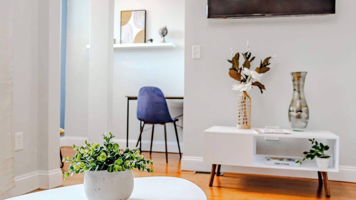 Federal Hill Apartment | Jennifer's Providence Modern Urban Getaway w/Relaxing Deck
