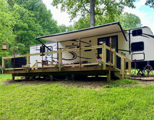 Otto Other | Jennys creekside bliss