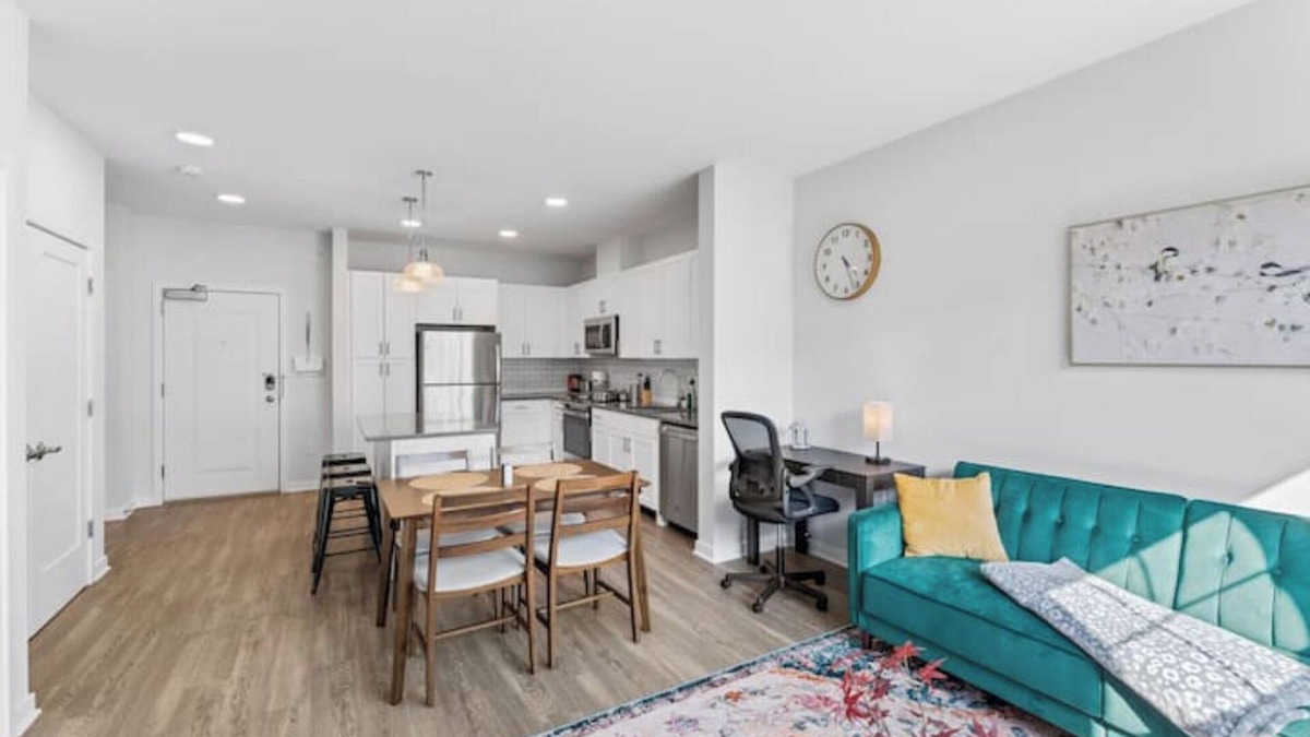 West Side Apartment | Jersey City's Best: Deluxe Condo 15 Minutes to NYC