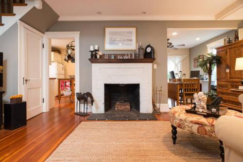Marblehead House | Jersey St Lovely