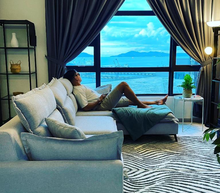 Downtown Kota Kinabalu Apartment | Jesselton Quay Suite by Backyard