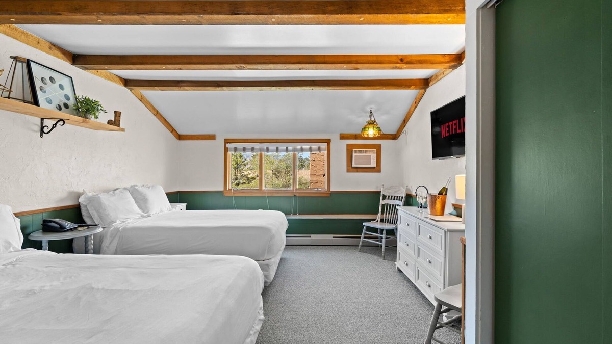 Tannersville Ski Chalet | Jessie's Harvest House
