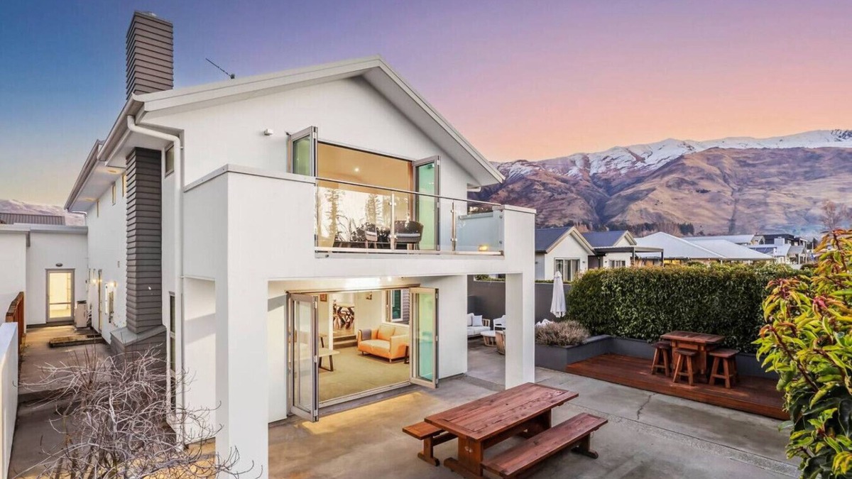 Wanaka House | Jessies Lakehouse - your perfect Wanaka base