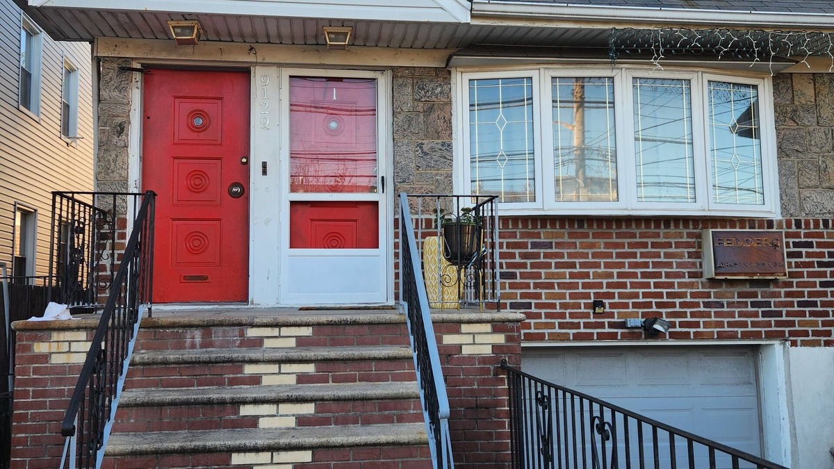 Canarsie House | JFK/Canarsie Den