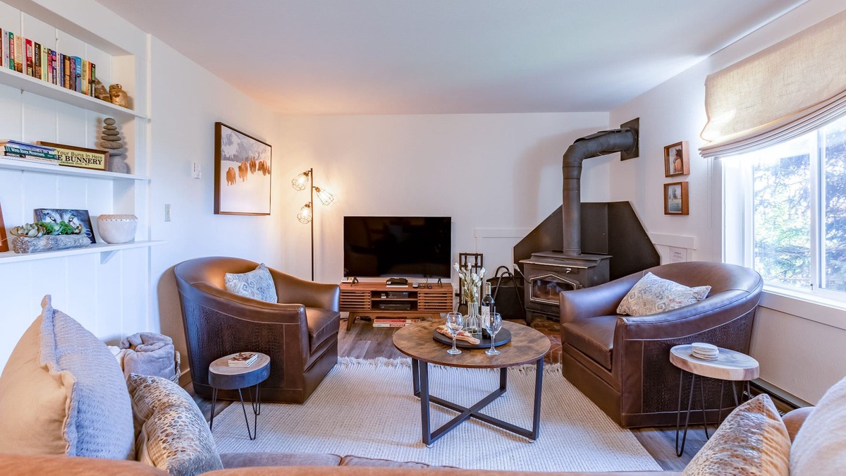 Teton Village Condo | JHRL - Gros Ventre A10 - Cozy mountain condo