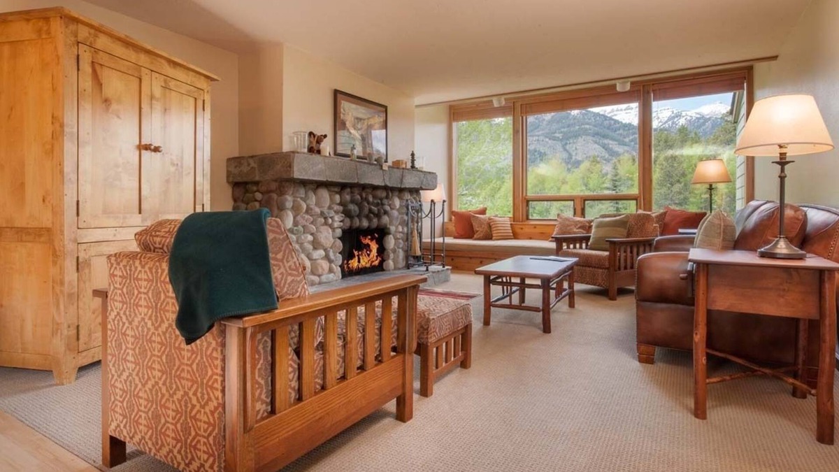 Moose Wilson Road Condo | JHRL - Lupine 1923 - Great Location in the Aspens, Walk to Market and Bus Stop