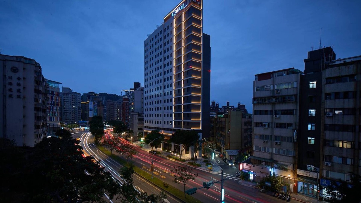 Shilin House | Jiantan Boutech Hotel