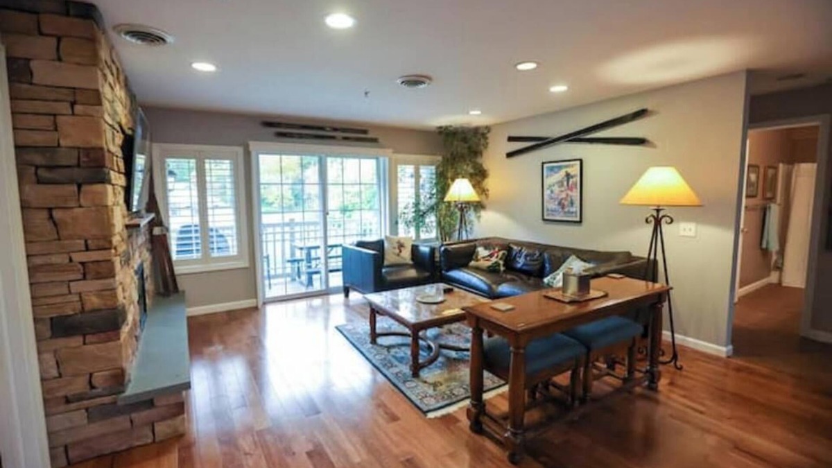 Hancock Condo | Jiminy's GEM: ski-in/ski-out 3br/3ba condo at base
