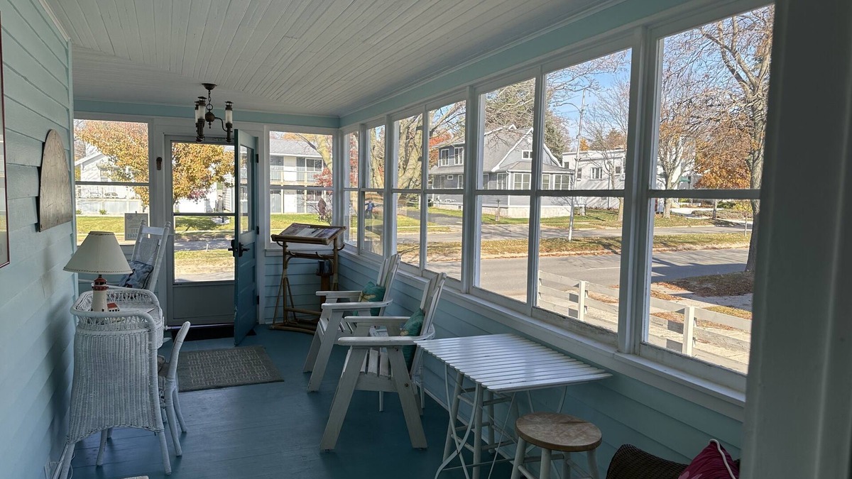 Northern Lower Peninsula Apartment | Jimmy's Beach House "B" Located just 1 block from Ludington's city beach.