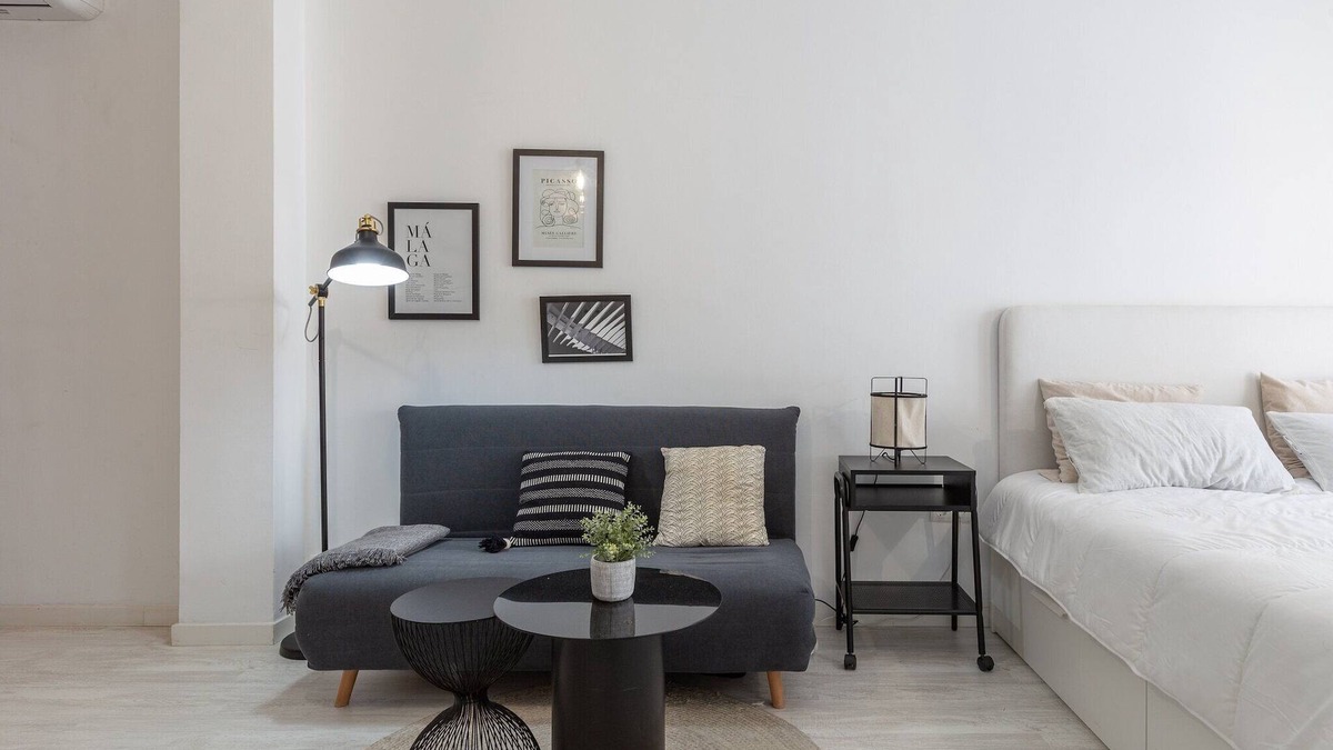 La Goleta Apartment | Jinetes Holidays - Apartment In Málaga. Free Wifi