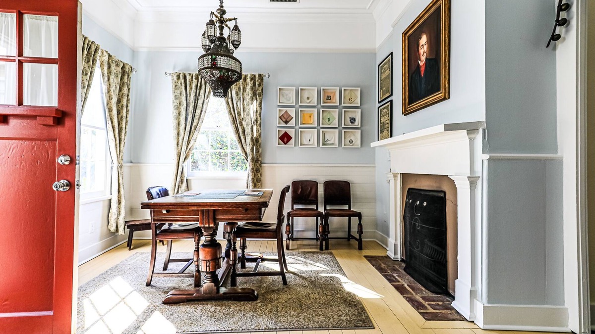Beach Institute Cottage | Jingle Bells Square Cottage