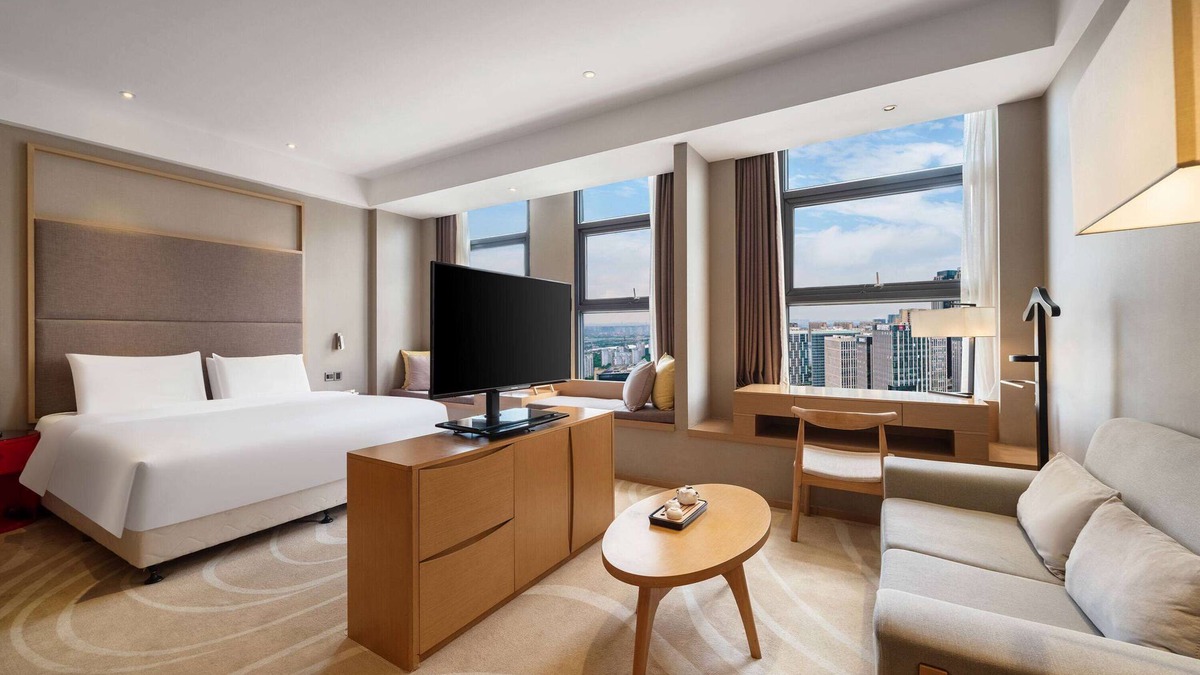 Chengdu Hotel | Jingtang Ramada Encore Hotel