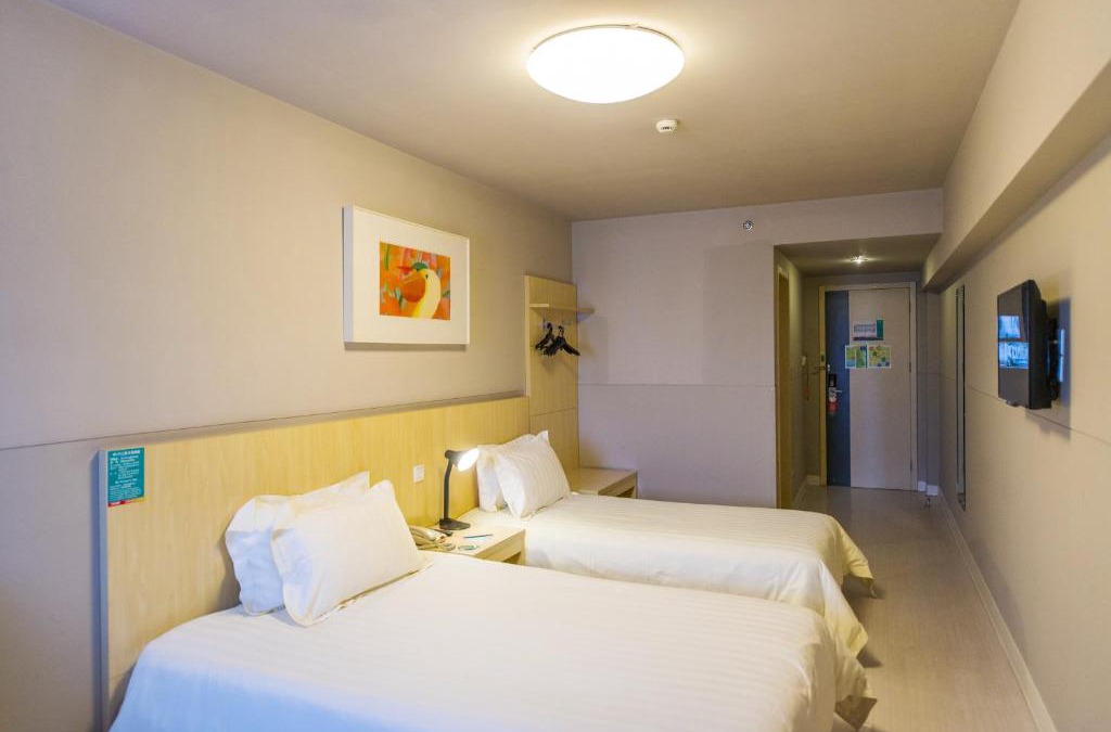 Maidi and Henan'an Hotel | Jinjiang Inn Select Huizhou West Lake Pedestrian Street