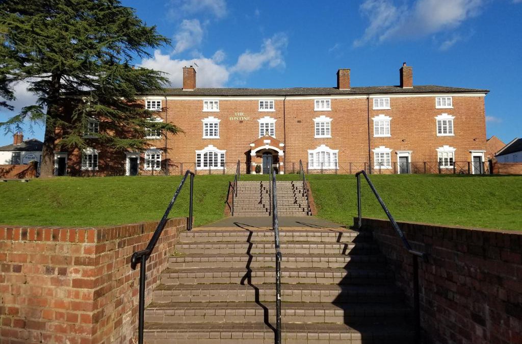 Stourport-on-Severn House | JJ's "Gin Palace" luxury riverside town house