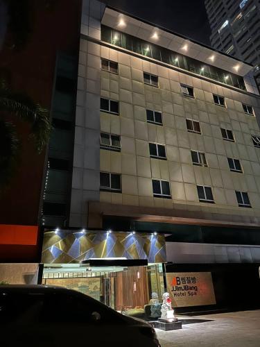 Ermita Night District Hotel | Jjimjbang hotel spa