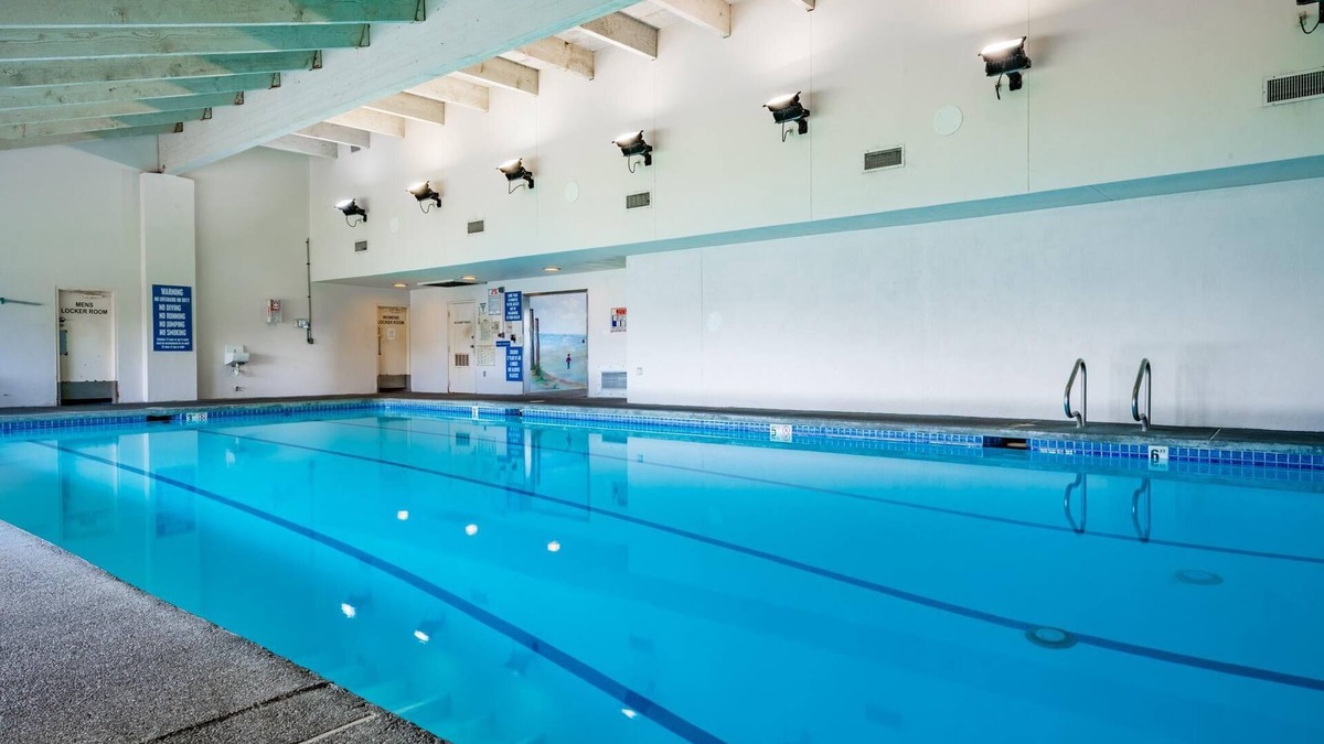 Birch Bay Condo | JL 806: Mtn view, indoor & beach fun, hikes, & wifi!