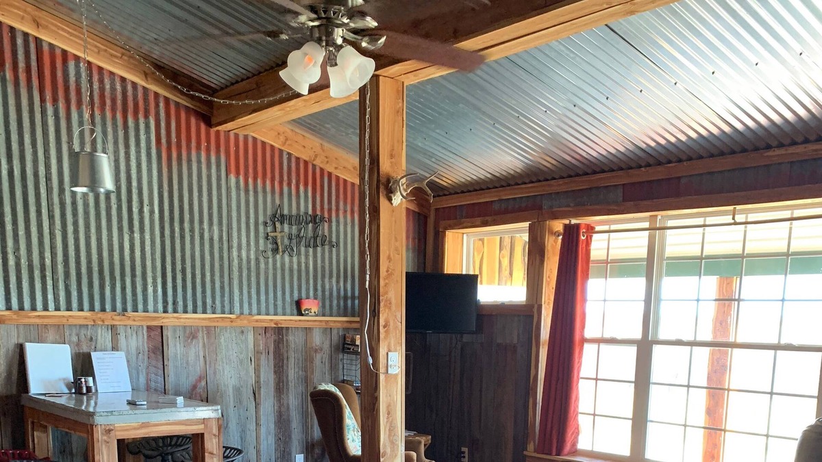 Okemah Apartment | JLO Ranch (Formerly Back to Back J Ranch Getaway)
