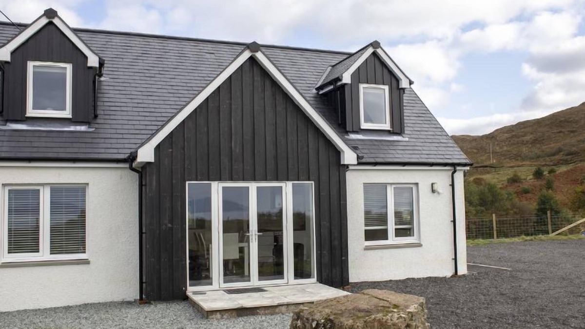 Tarskavaig House | Joan's House by Interhome