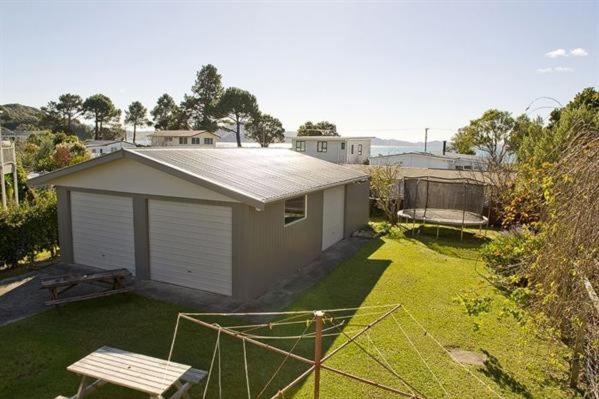 Cooks Beach House | Joes Place - Cooks Beach Holiday Home