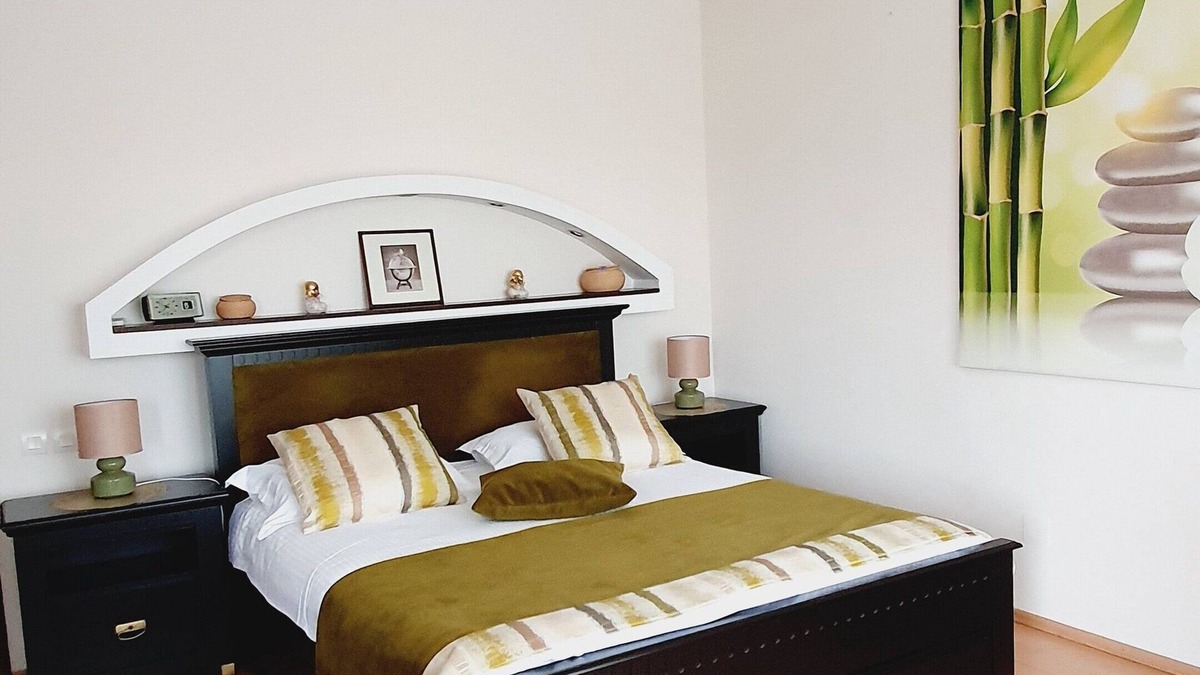 Sector 5 Apartment | Johanna House -Zen apartment. Relaxing and enjoying garden view