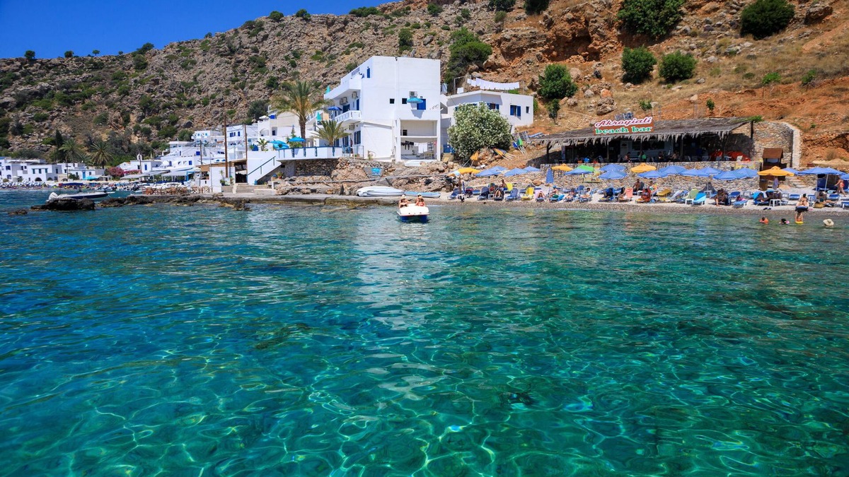 Loutro Bed & Breakfast | John Akroyiali rooms