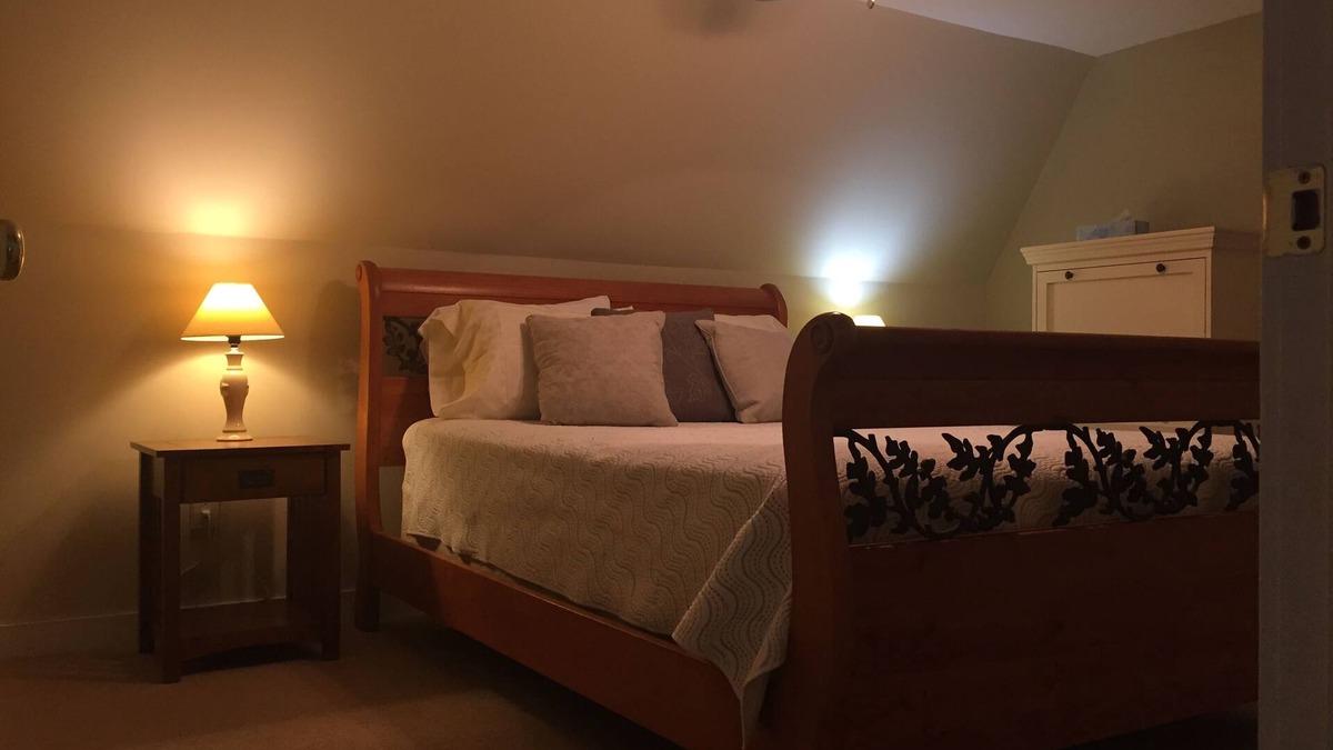 Adamsville House | John Dyer Loft offered by Sakonnet Farm & Stays