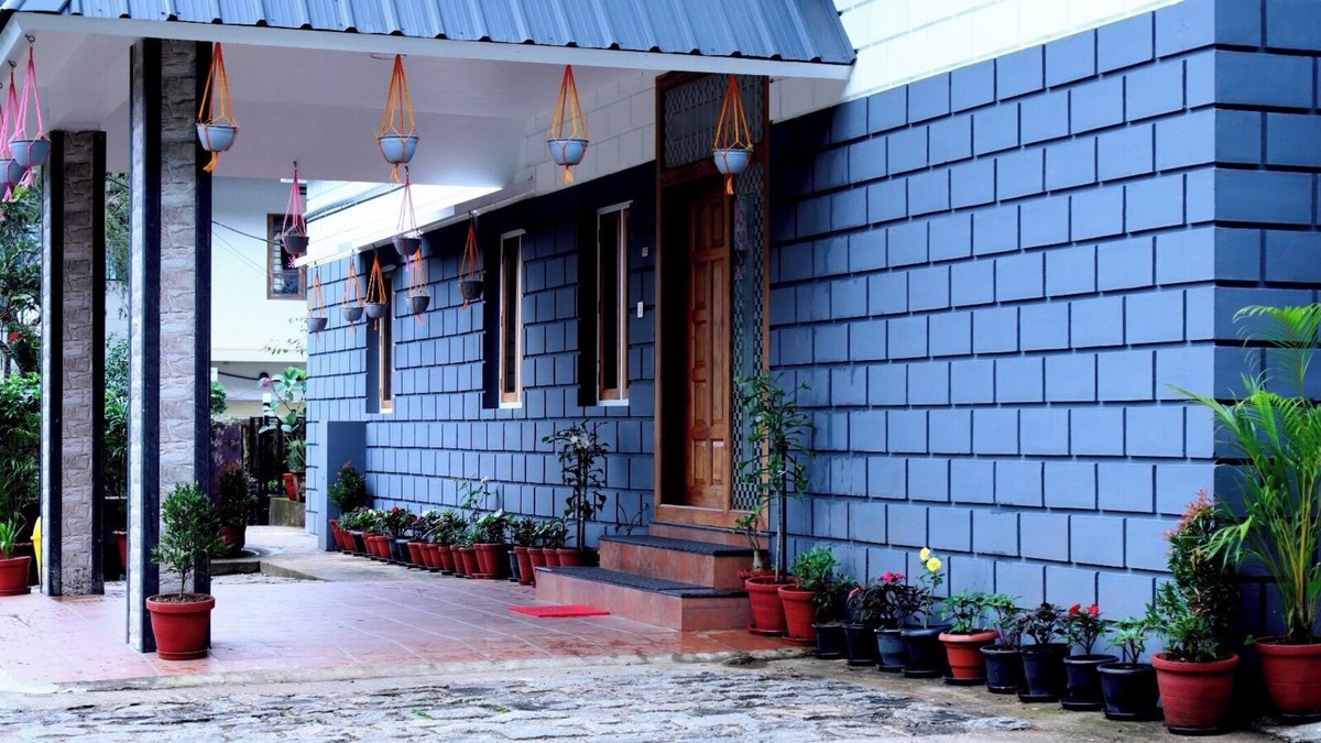 Kunchithanny Hotel | Johns Solitude